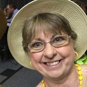 Meet your Posher, Connie